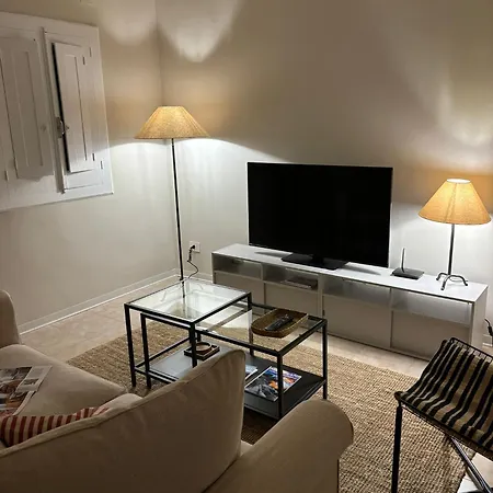 Casa Di Leonardo Elegant & Comfort Aparthotel 4*