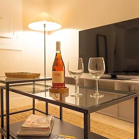 Casa Di Leonardo Elegant & Comfort Lägenhetshotell Bari
