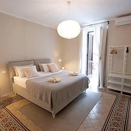 Lägenhetshotell Casa Di Leonardo Elegant & Comfort Bari